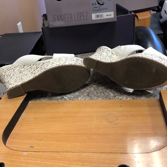 Jennifer Lopez wedges - Picture 3 of 6